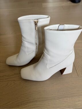 Abercrombie & Fitch White Block Heel Ankle Boots